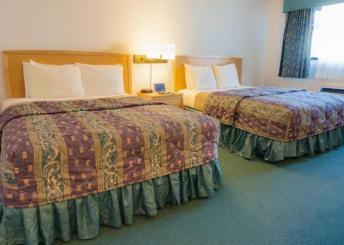 Nob Hill Motor Inn -Newly Updated Rooms!